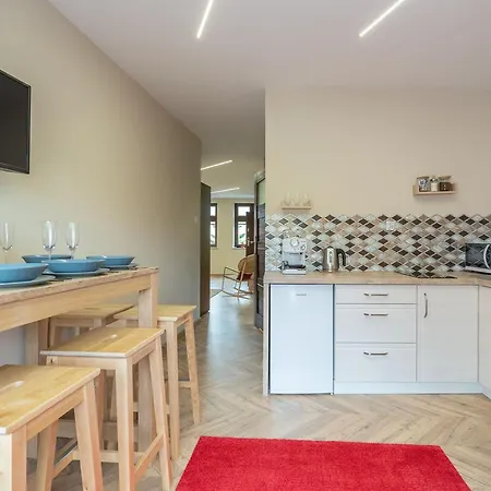 Apartament Karminowy Apartment *